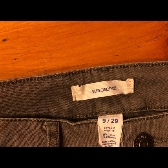 Size 9 Blue Asphalt Jeans - Picture 4 of 4